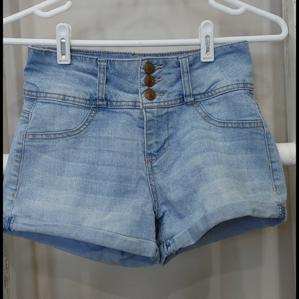 Light wash jeans shorts